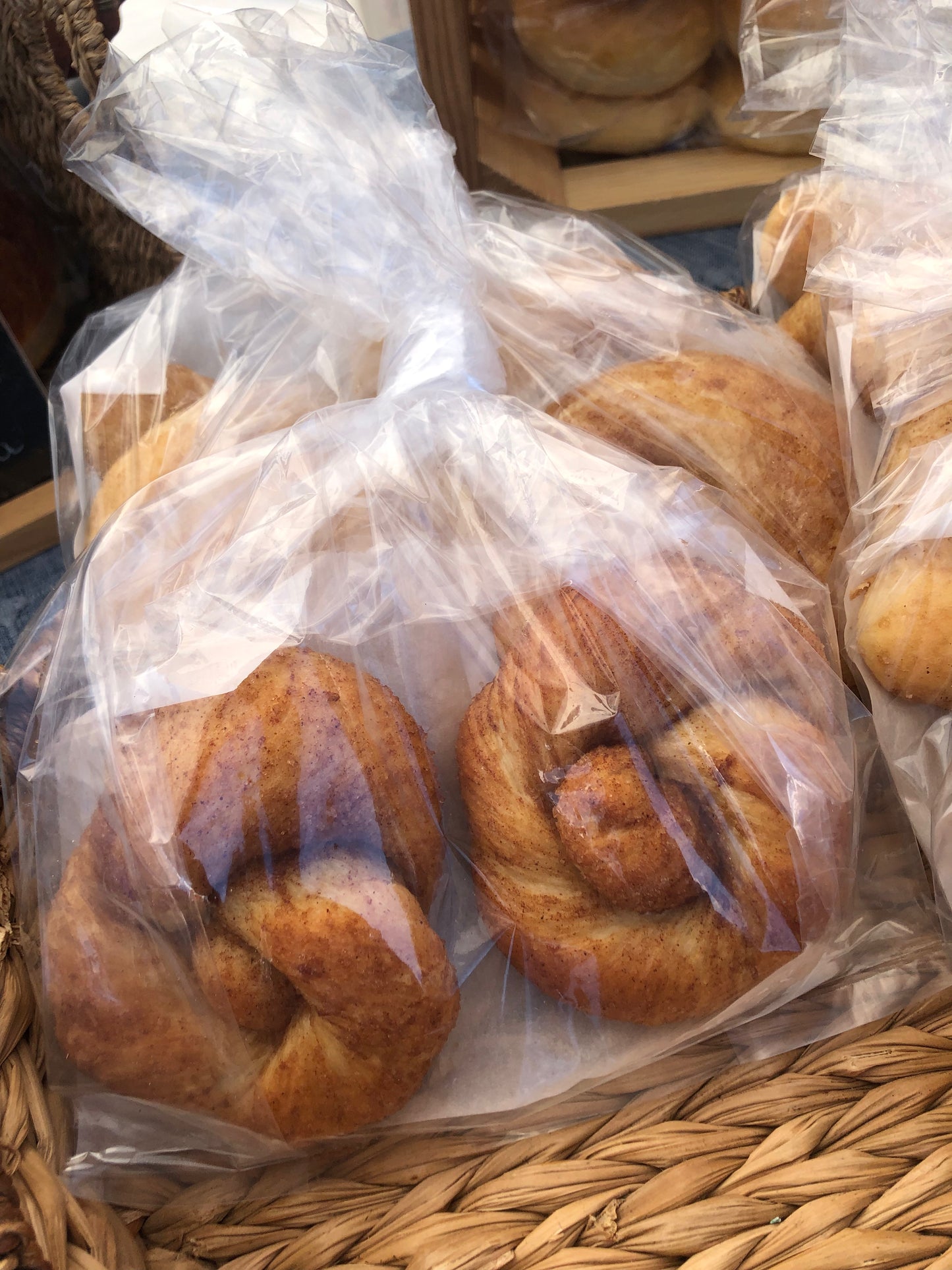 Canelas (Cinnamon Knots)